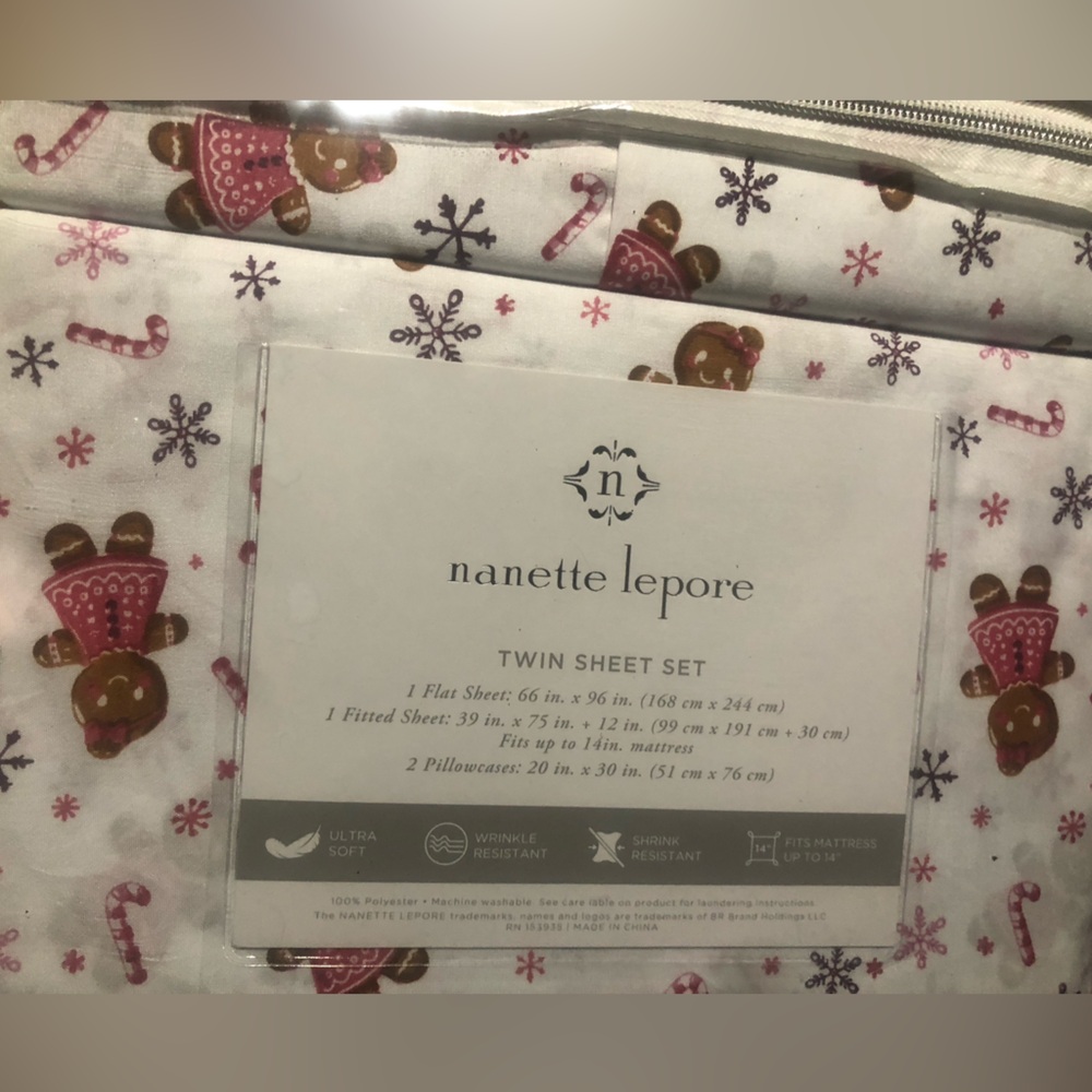 ‼️ Nanette Lepore Twin Sheet Set with Gingerbread and Candy Cane Design